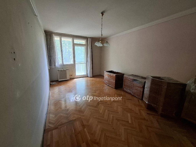 Eladó téglalakás, Békéscsabán 28.9 M Ft, 2 szobás