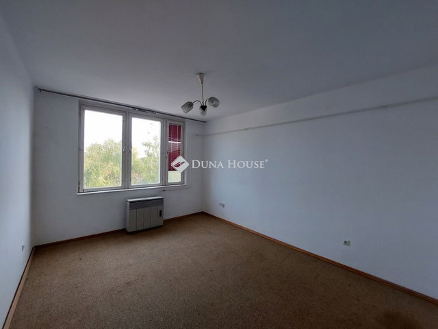 Eladó téglalakás, Kunszentmiklóson, Pék utcában 33.5 M Ft