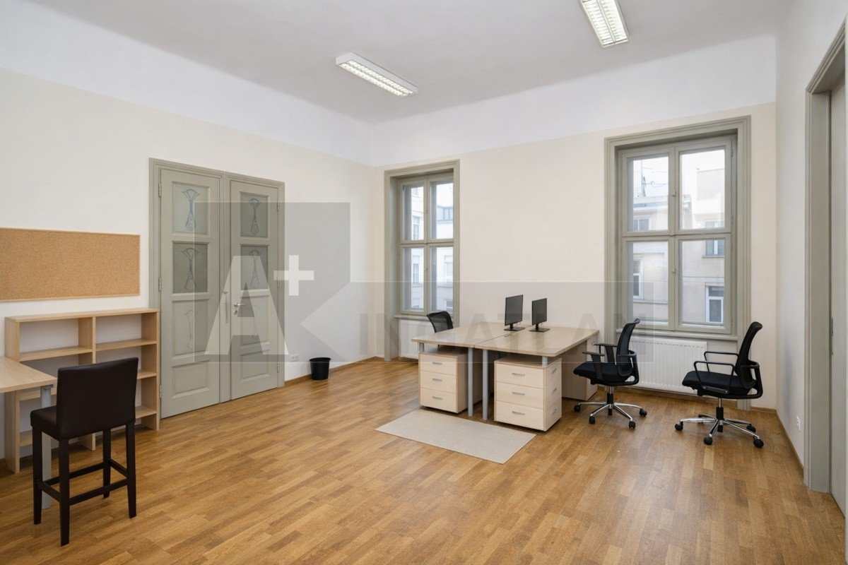 8 bed · 300m² · 265.000.000 ft
