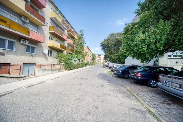 Eladó téglalakás, Budapesten, XVI. kerületben 54.9 M Ft