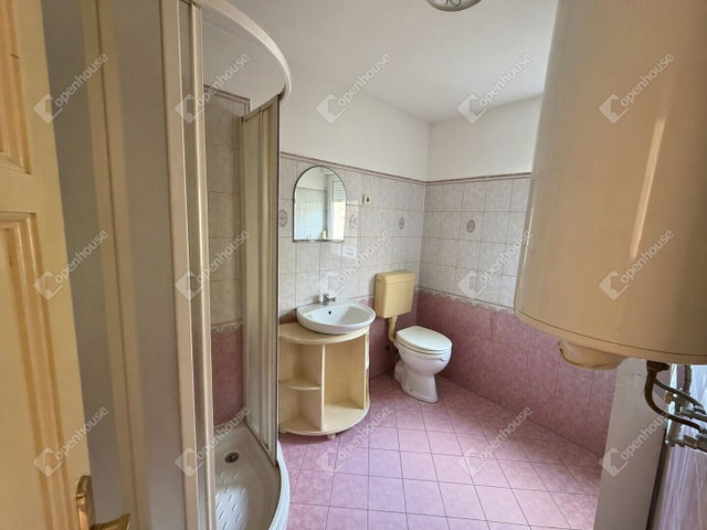 Eladó családi ház, Csonkahegyháton 23.9 M Ft, 2 szobás