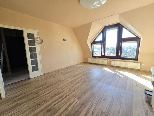 Eladó téglalakás, Dombóváron 31.5 M Ft, 3 szobás