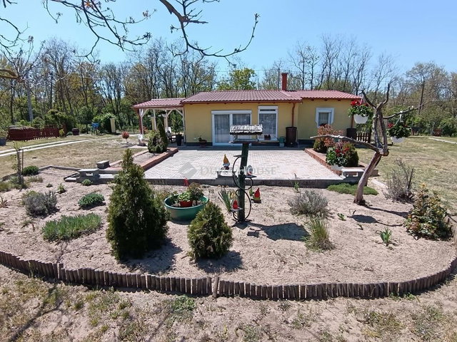 Eladó családi ház, Bársonyoson 66 M Ft, 3 szobás