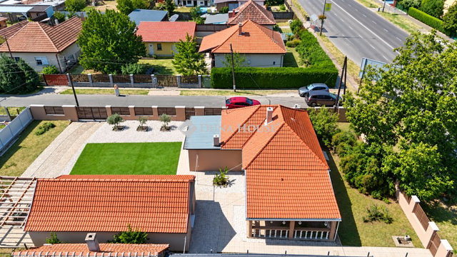 Eladó családi ház, Szolnokon, Bem utcában 49.9 M Ft, 5 szobás