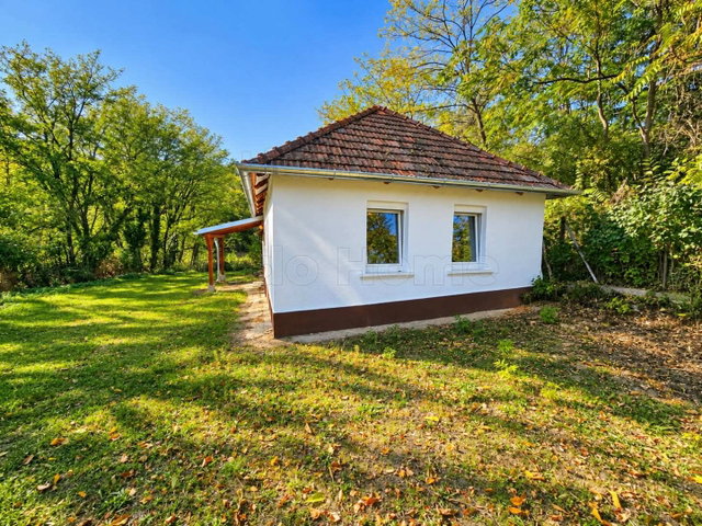 Eladó családi ház, Csipkereken 26.99 M Ft, 1+1 szobás