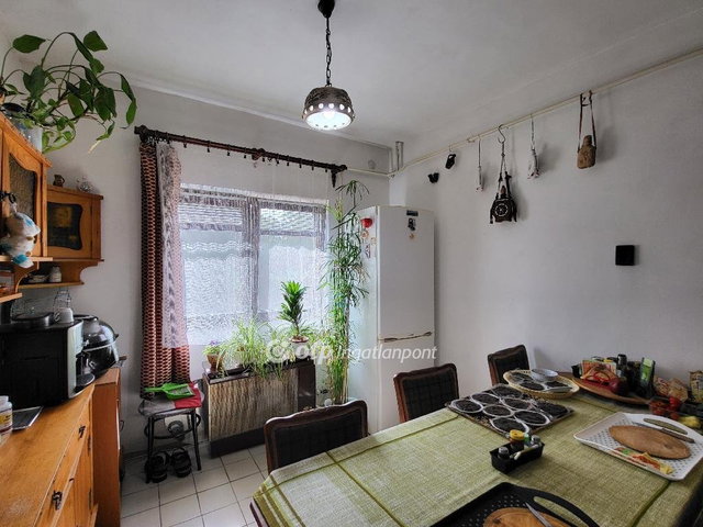 Eladó családi ház, Balatonőszödön 82 M Ft, 6 szobás