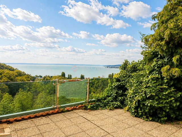 Eladó nyaraló, Balatonfűzfőn 85 M Ft, 2 szobás