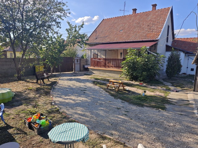 Eladó családi ház, Gyulán 39.9 M Ft, 3 szobás