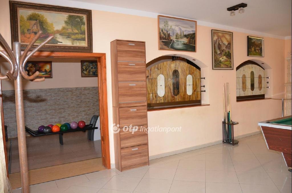 570 m² · 250.000.000 Ft