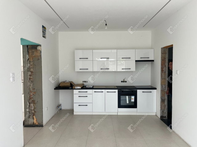 Eladó téglalakás, Debrecenben 65 M Ft, 2 szobás