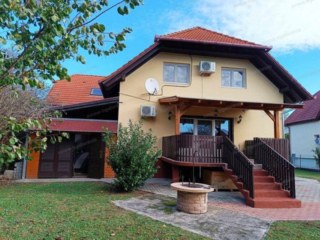 Eladó családi ház, Balatonszemesen, Csillag utcában 209 M Ft