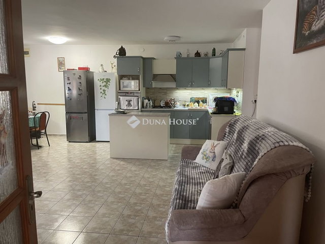 Eladó családi ház, Tápiószelén 89.9 M Ft, 4 szobás