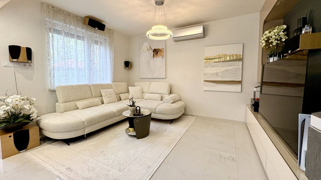 Kiadó ikerház, albérlet, Debrecenben 950 E Ft / hó, 4 szobás