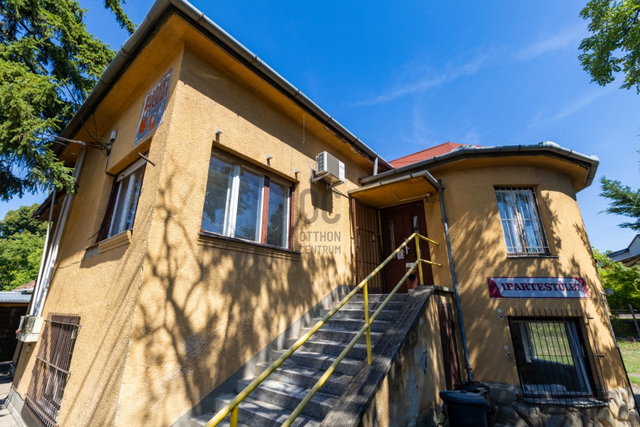 Eladó családi ház, Dunakeszin 105.99 M Ft, 5 szobás