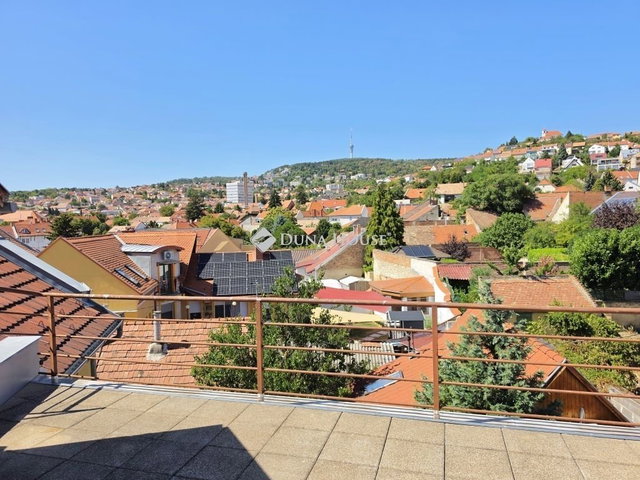 Kiadó téglalakás, albérlet, Pécsett 300 E Ft / hó, 4 szobás