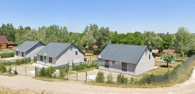 Eladó nyaraló, Békésszentandráson 130 M Ft, 2+2 szobás