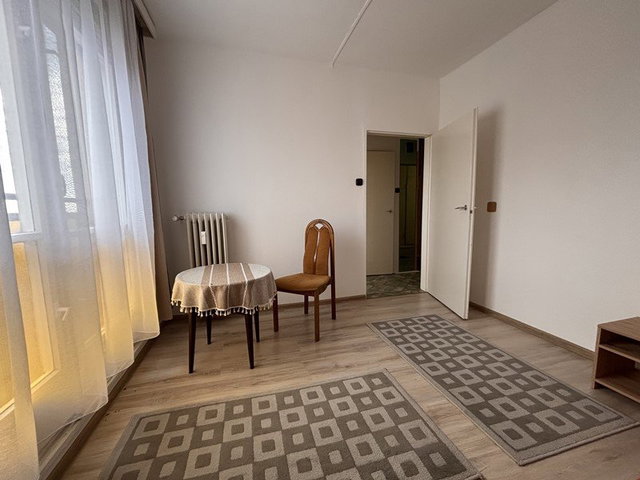 Eladó panellakás, Pécsett, Páfrány utcában 39.99 M Ft