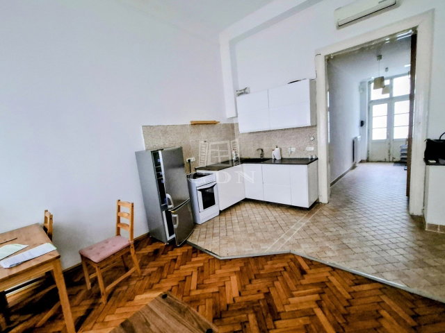 Eladó téglalakás, Budapesten, VI. kerületben, Szív utcában