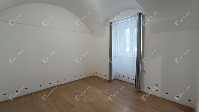Eladó téglalakás, Sopronban 25.9 M Ft, 2 szobás