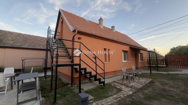 Eladó családi ház, Erdőkertesen 98 M Ft, 3 szobás