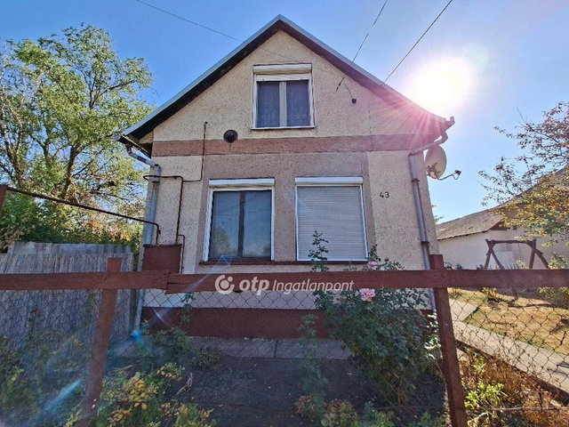 Eladó családi ház, Püspökladányban 30.5 M Ft, 3 szobás