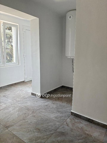 Eladó családi ház, Pécsett 98 M Ft, 2+2 szobás