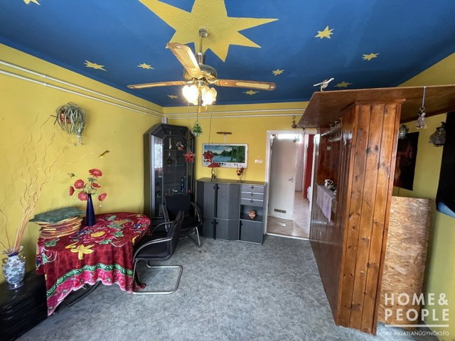 Eladó téglalakás, Kisteleken 35.99 M Ft, 3 szobás