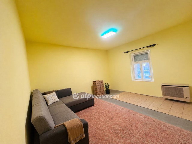 Eladó családi ház, Karcagon 33 M Ft, 1+1 szobás