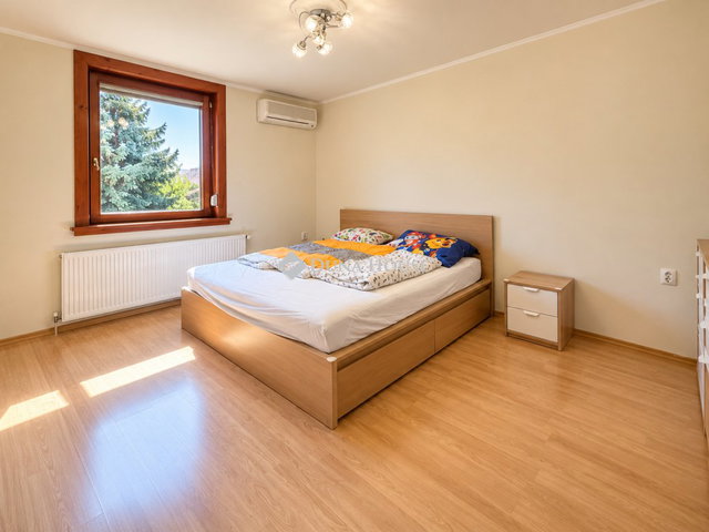 Eladó családi ház, Pilisen 124.9 M Ft, 5 szobás