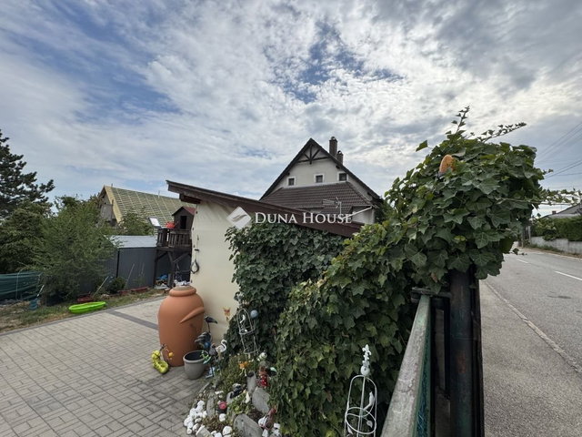 Eladó családi ház, Balatonfüreden 165 M Ft, 4 szobás
