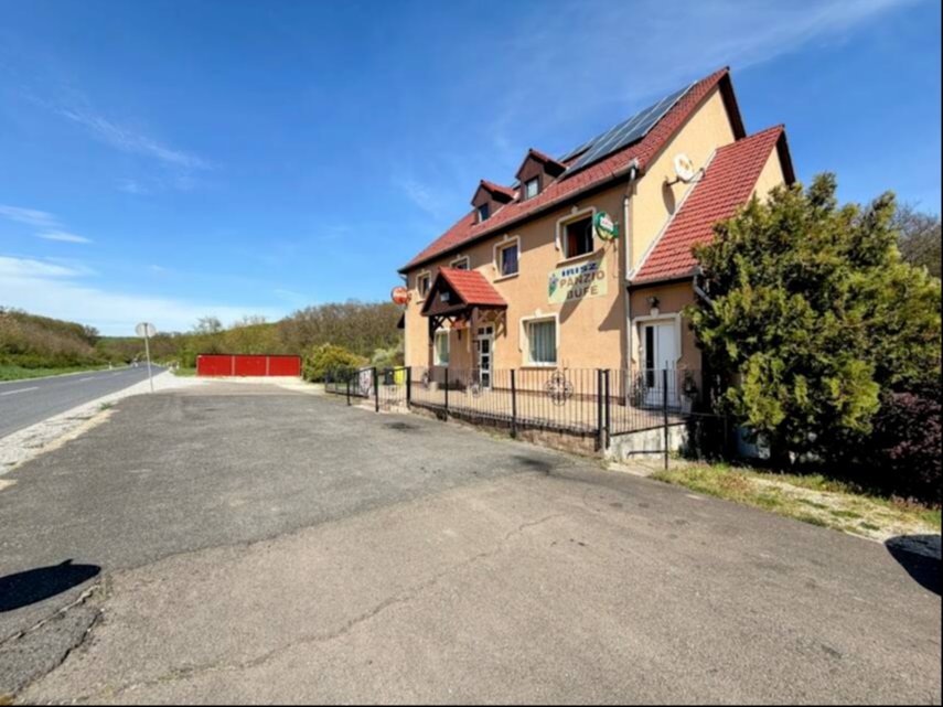 8 bed · 230m² · 134.000.000 ft