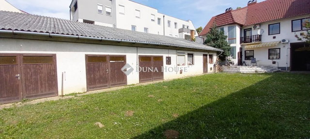 Eladó családi ház, Nagykanizsán 105 M Ft, 8 szobás