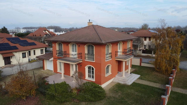 Eladó családi ház, Győrött 279 M Ft, 5 szobás