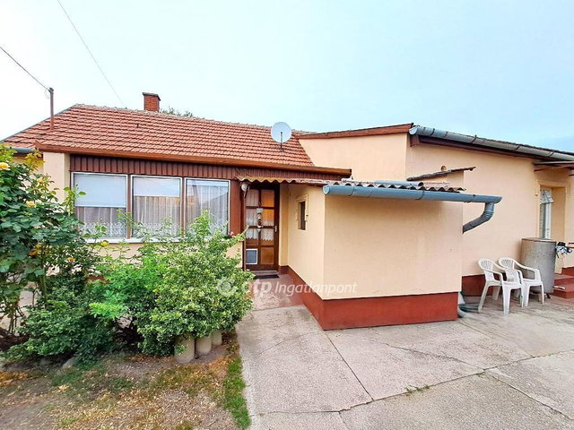 Eladó családi ház, Nagykőrösön 39.9 M Ft, 2+1 szobás