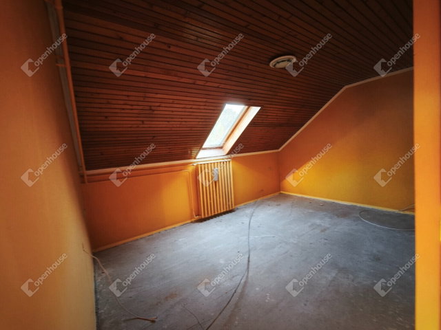 Eladó családi ház, Makón 58 M Ft, 8 szobás