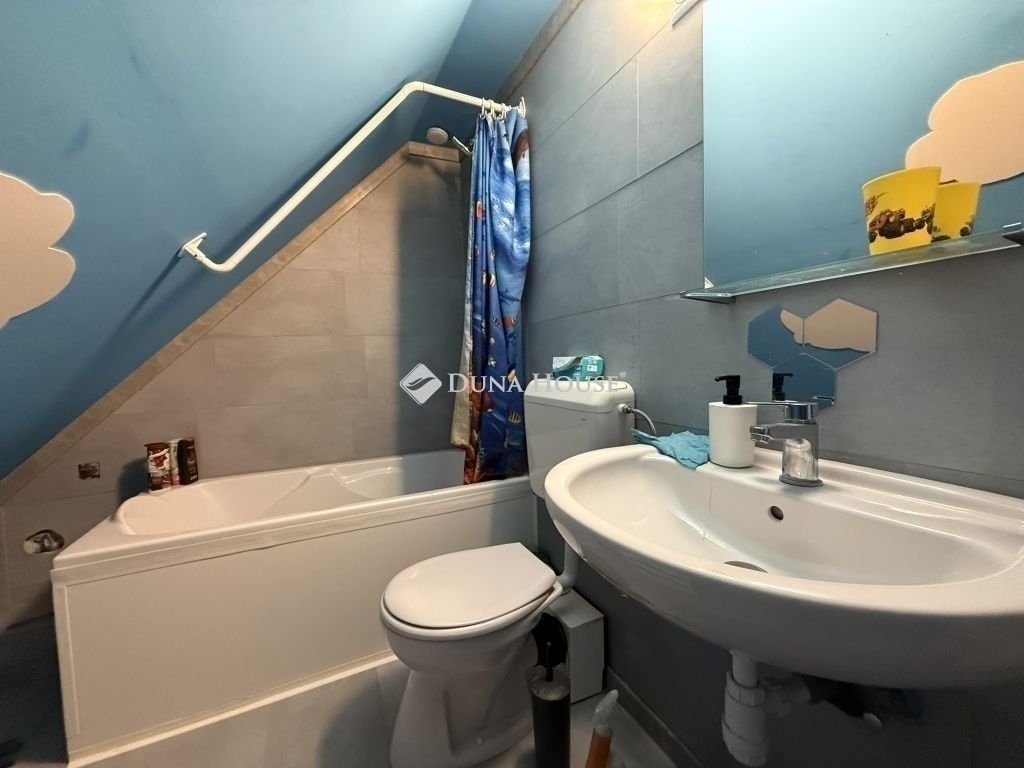 Családi ház · 9 hálószoba · 254 m² · 129.990.000 Ft