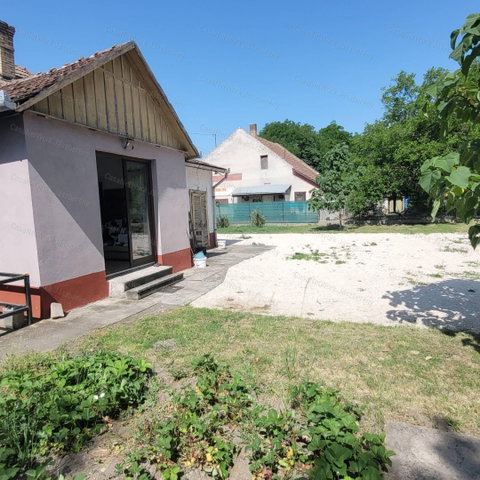 Eladó családi ház, Alattyánban 19.9 M Ft, 4 szobás