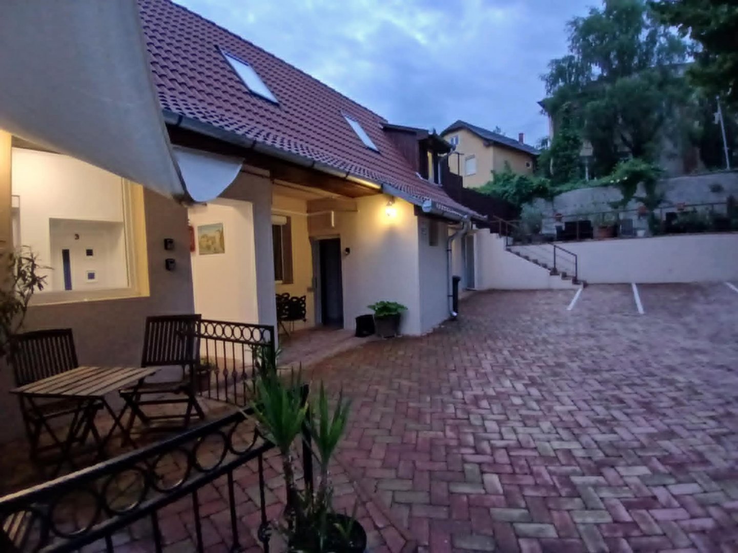 9 bed · 220m² · 169.900.000 ft