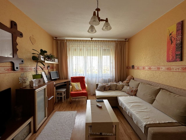 Eladó panellakás, Dunaújvárosban 29.5 M Ft, 2 szobás