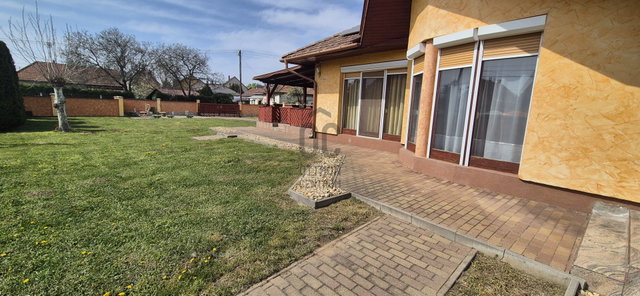 Eladó családi ház, Tiszafüreden 89 M Ft, 4 szobás
