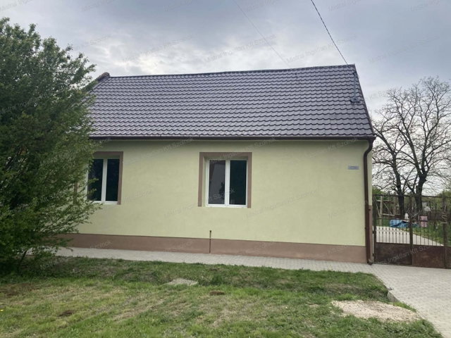 Eladó családi ház, Zagyvarékason 25.8 M Ft, 2 szobás