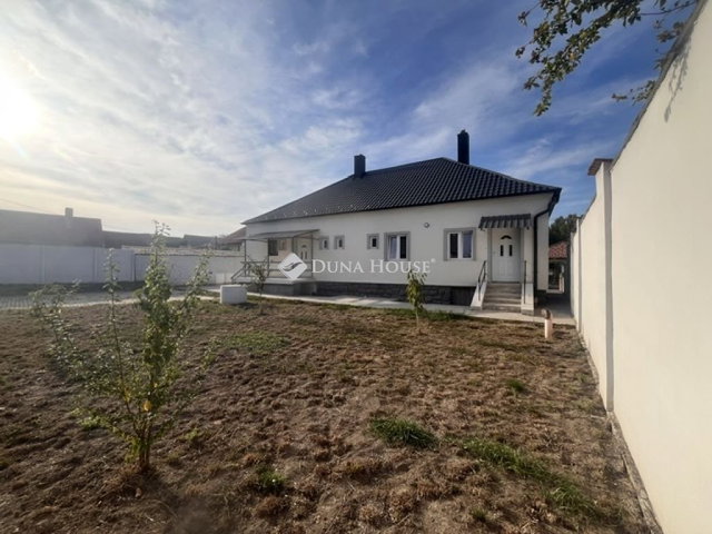 Eladó téglalakás, Győrzámolyon 44.9 M Ft, 2 szobás
