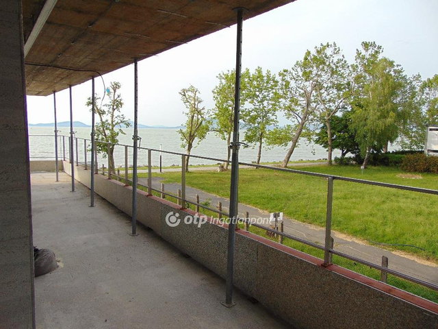 Eladó nyaraló, Balatonfenyvesen 119 M Ft, 2 szobás