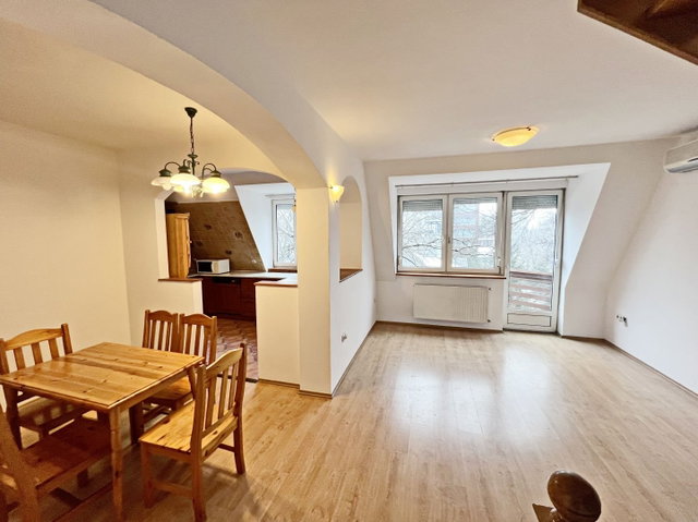 Kiadó téglalakás, albérlet, Debrecenben 320 E Ft / hó, 4 szobás