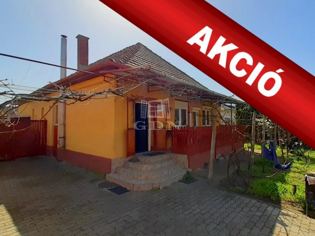 Eladó családi ház, Debrecenben 59.9 M Ft, 3 szobás