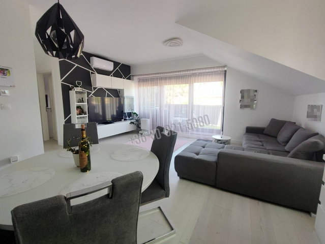 Eladó téglalakás, Gödöllőn 89.9 M Ft, 2+1 szobás
