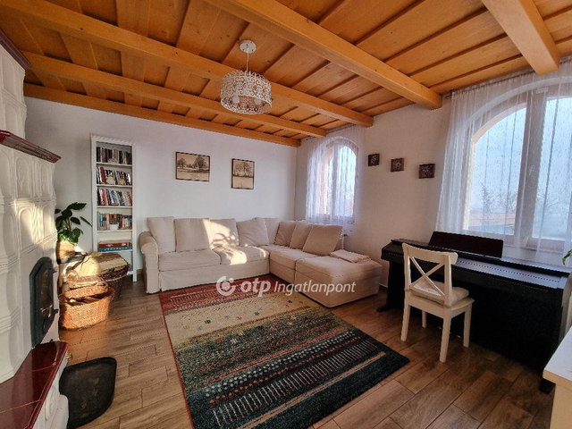 Eladó családi ház, Bakonyjákón 97.5 M Ft, 2+3 szobás