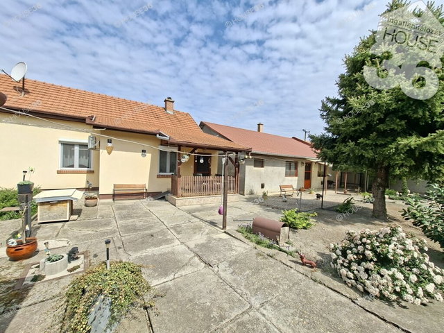 Eladó családi ház, Kiskunfélegyházán 59 M Ft, 5 szobás