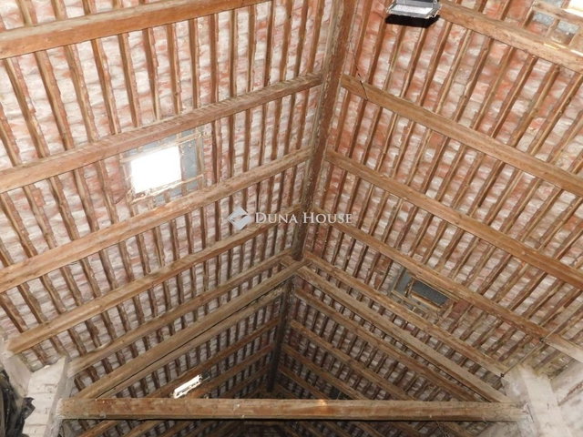 Eladó családi ház, Helvécián 139.9 M Ft, 3 szobás