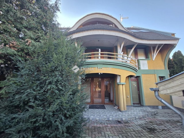 Eladó családi ház, Szolnokon 95 M Ft, 3+1 szobás